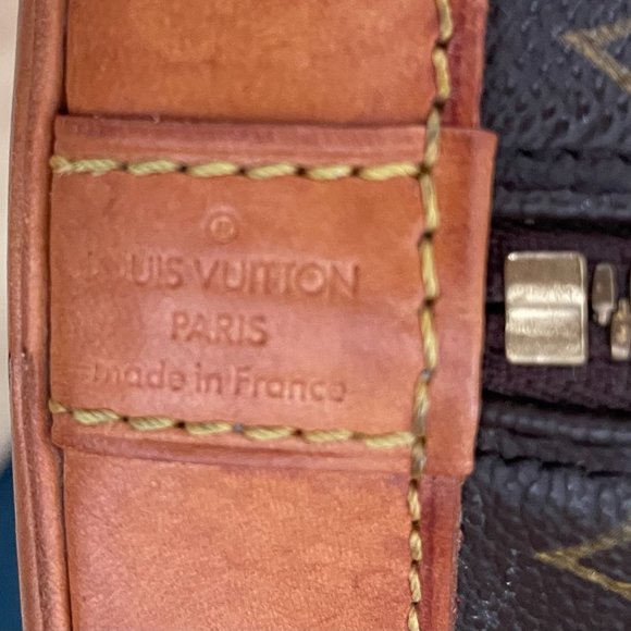 Authentic Alma PM handbag with lock and key and authentic strap. - Picture 2 of 14